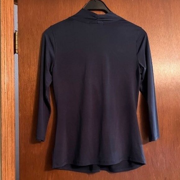 Liz Claiborne Women's Blue top size small - Picture 2 of 2